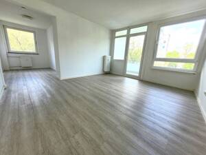Frisch für Sie renoviert! Tolle 2-Zimmer-Wohnung mit Balkon