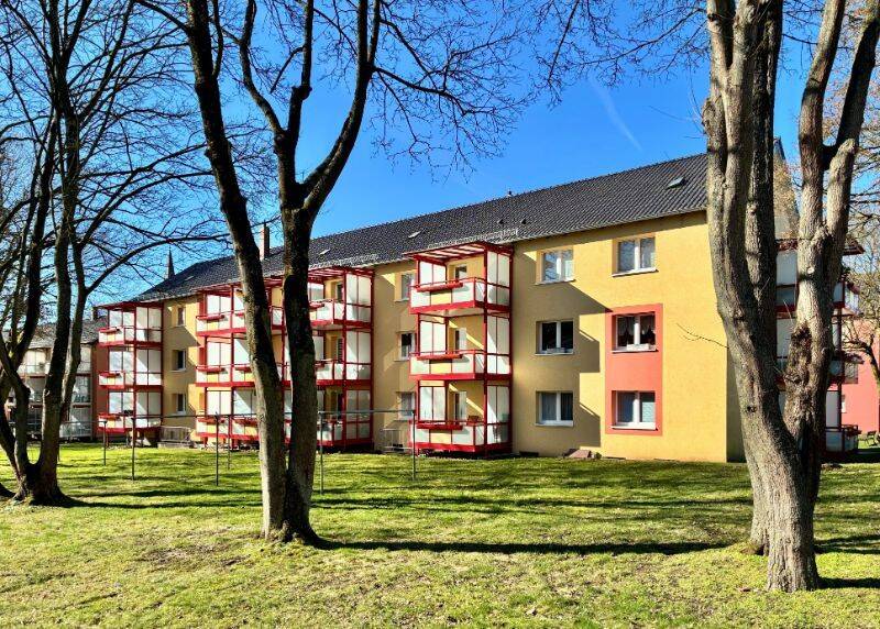 Gepflegte 2-Zimmer-Wohnung (Hochparterre) mit Balkon