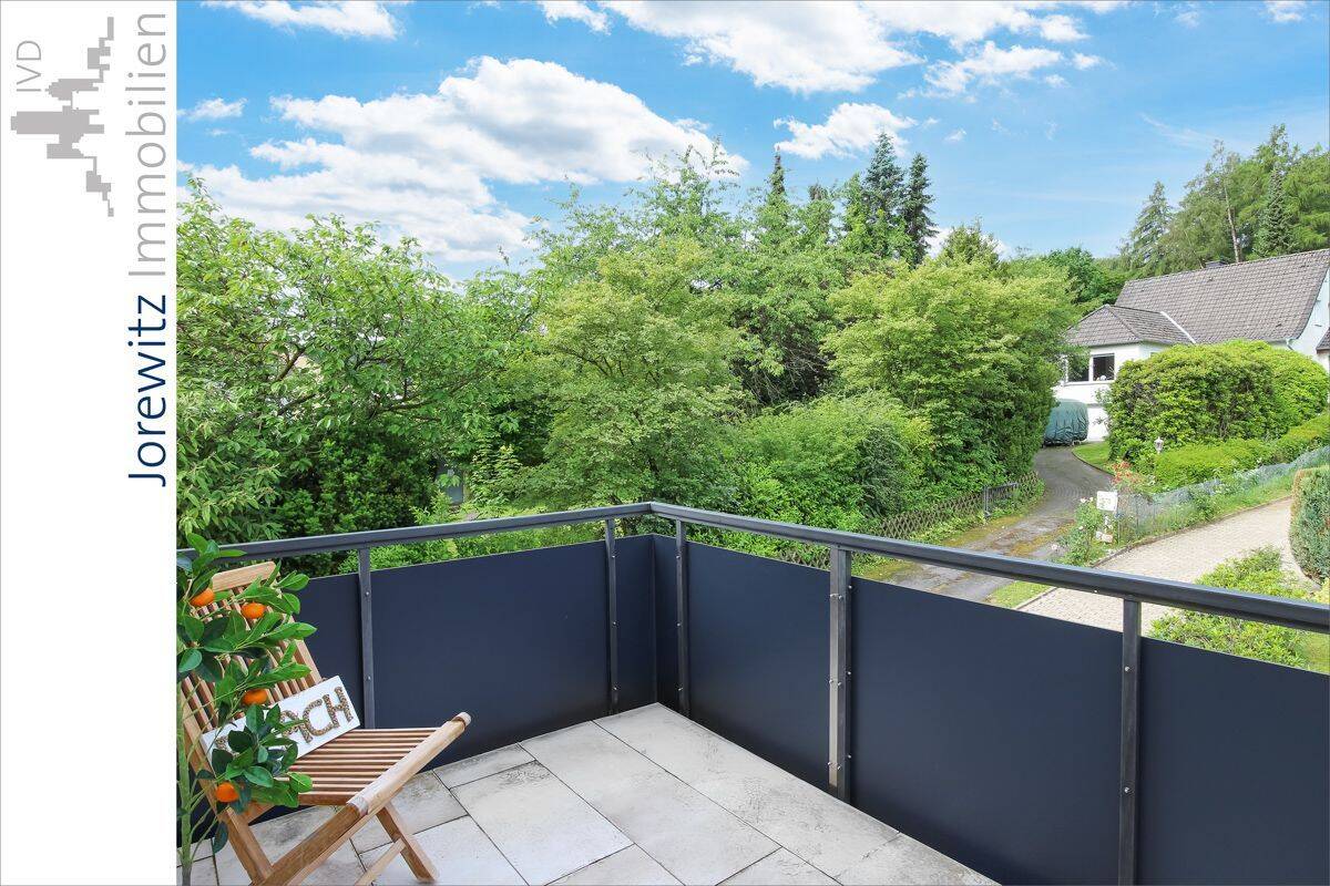 Bielefeld-Sieker: Frisch renovierte 3 Zimmer-Wohnung mit Balkon und Einzelgarage – Bielefeld – Vorschaubild 3