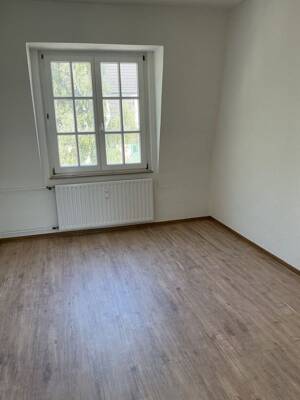 Hier findet jeder seinen Platz: praktische 3-Zi.-DG – 47259 Duisburg – Vorschaubild 8