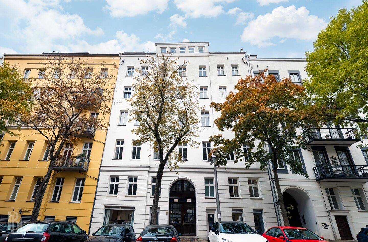 Preis gesenkt, Lage unbezahlbar: Altbau-Kapitalanlage am Weinbergspark – Berlin – Bild 1 von 4