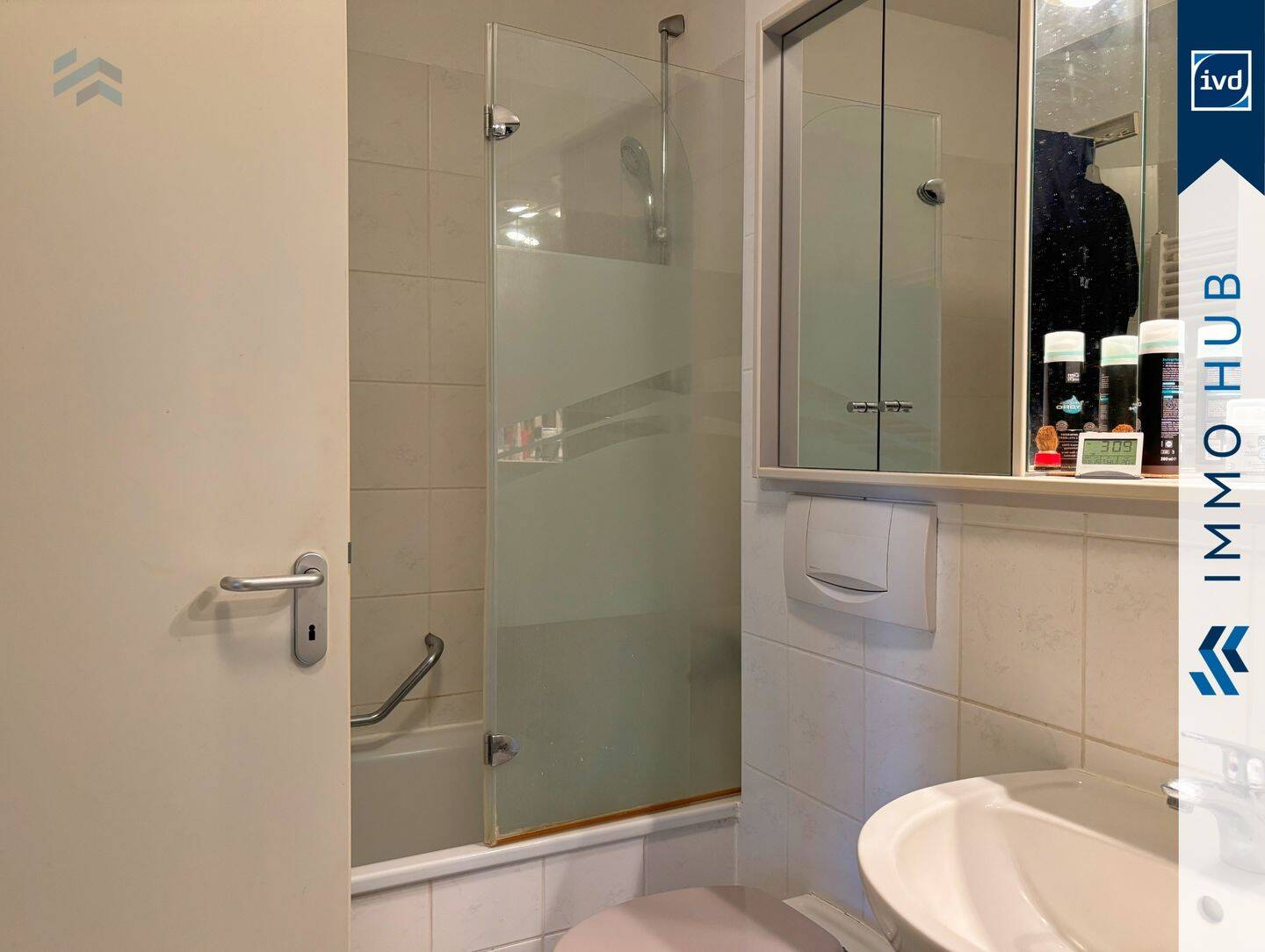 ++ Süd-West Balkon, Aufzug, Abstellkammer! Ruhige Dachgeschosswohnung nahe dem Karl-Heine-Kanal ++ – Leipzig – Vorschaubild 9