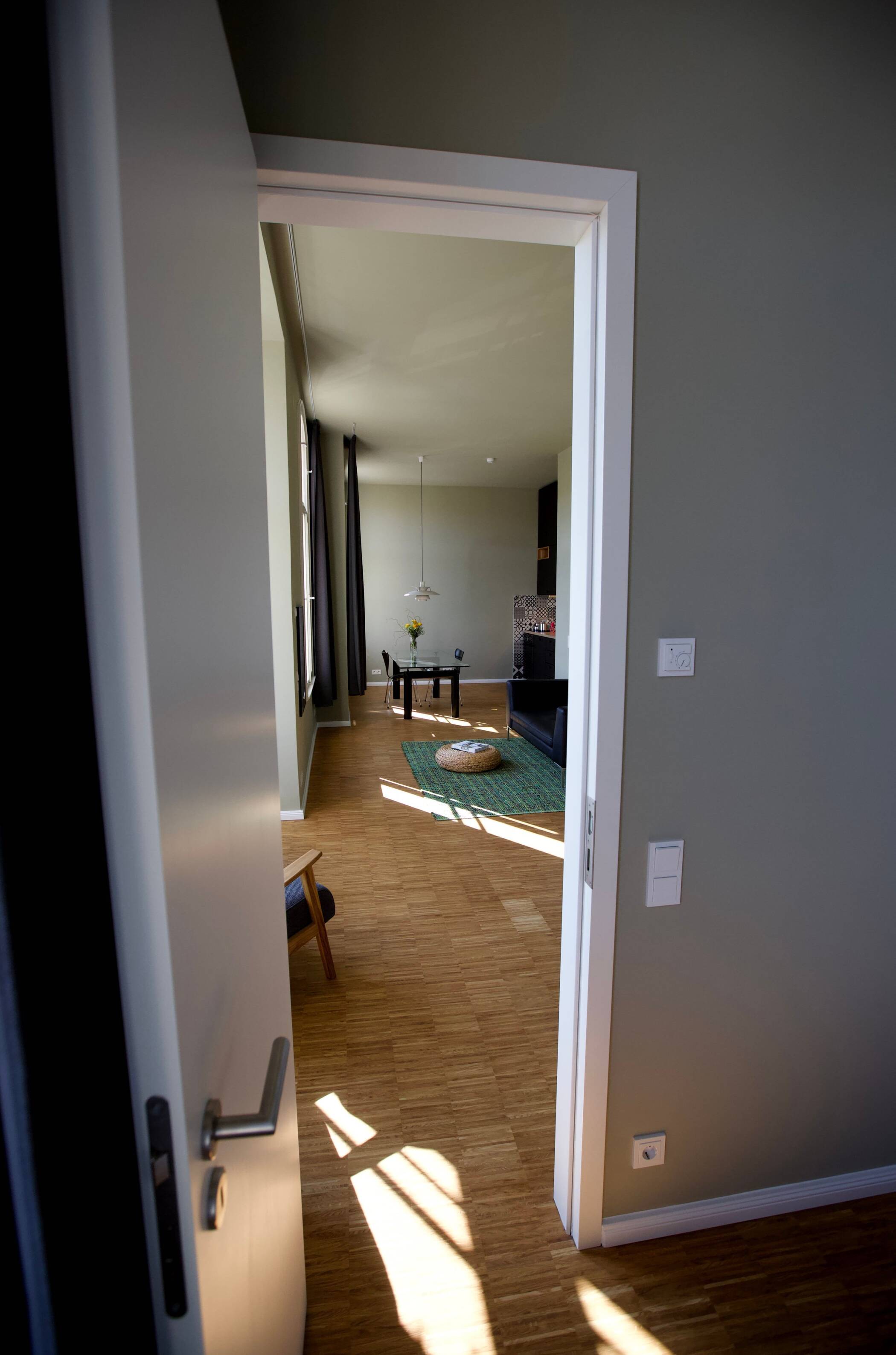 Sonnige Wohnung nahe Regierungsviertel mit Blick auf den Kleinen Tiergarten. Mit PKW Stellplatz – Berlin – Vorschaubild 9