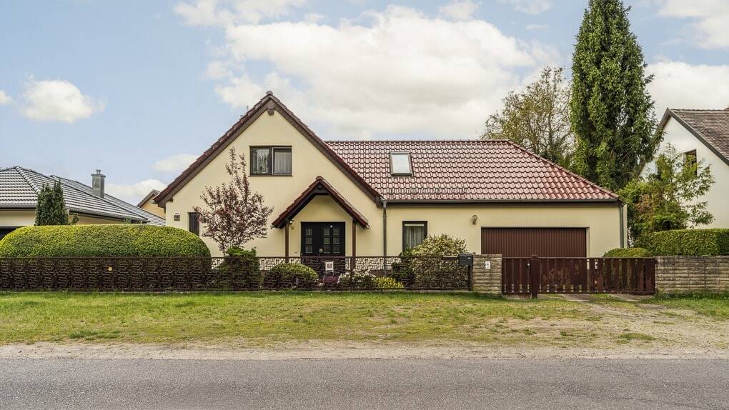 Freistehendes Einfamilienhaus mit viel Platz und liebevoll angelegtem Außenbereich