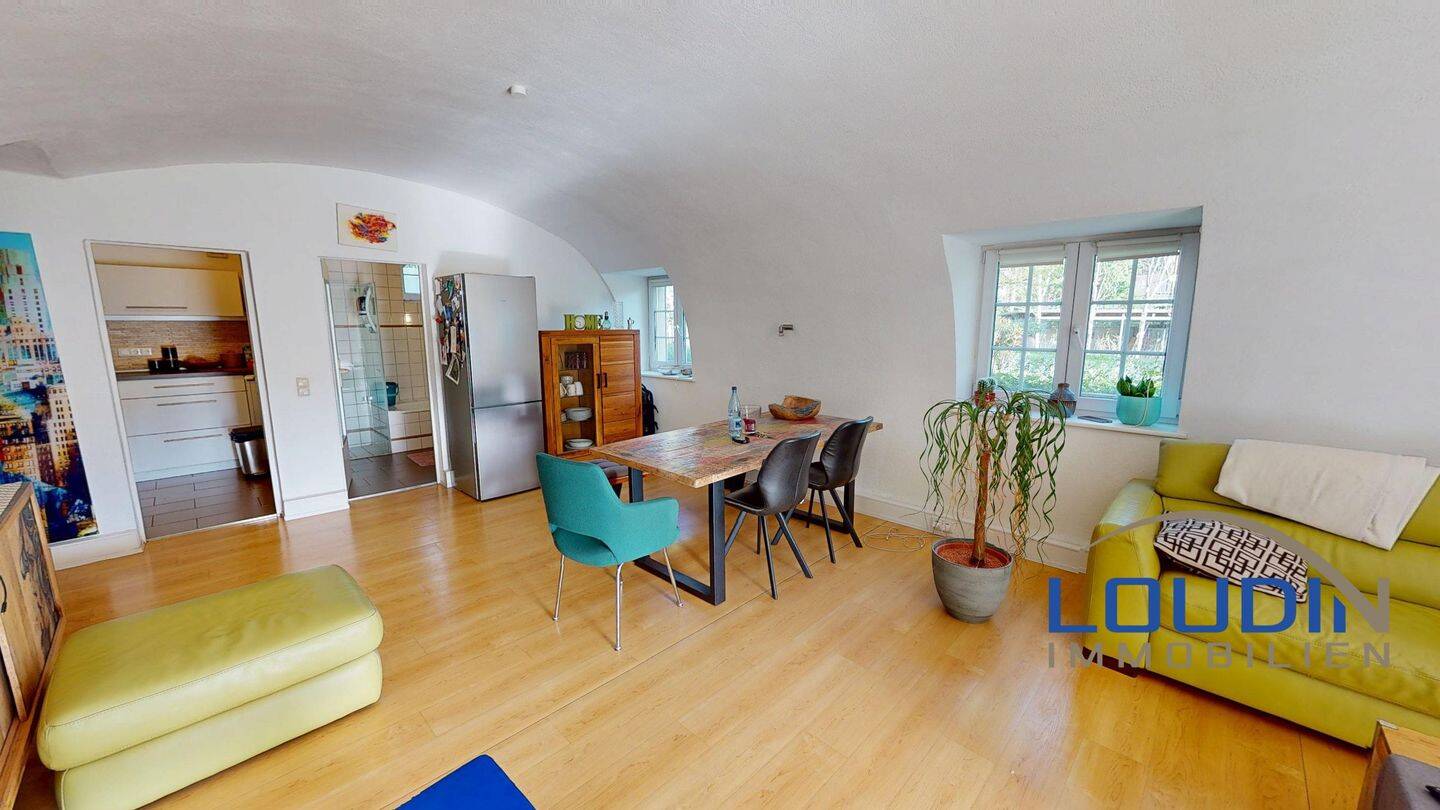 Leerstehende & großzügige 2-Zimmer-Erdgeschosswohnung mit schöner West-Terrasse.
