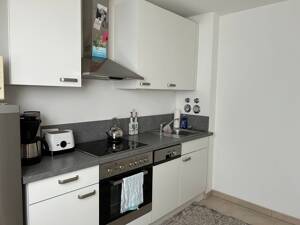 Investieren mit Perspektive! Vermietete 2-Zimmer-DG-Wohnung mit Südbalkon in Solln – 81477 München – Vorschaubild 4