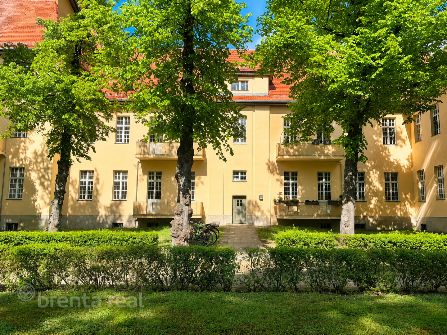 Denkmalsanierte 3-Zimmer-Wohnung mit Balkon und Stellplatz – Berlin – Vorschaubild 2