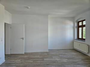 Mit Video: Frisch sanierte große 2-Raumwohnung im Dachgeschoss – 39112 Magdeburg – Vorschaubild 5