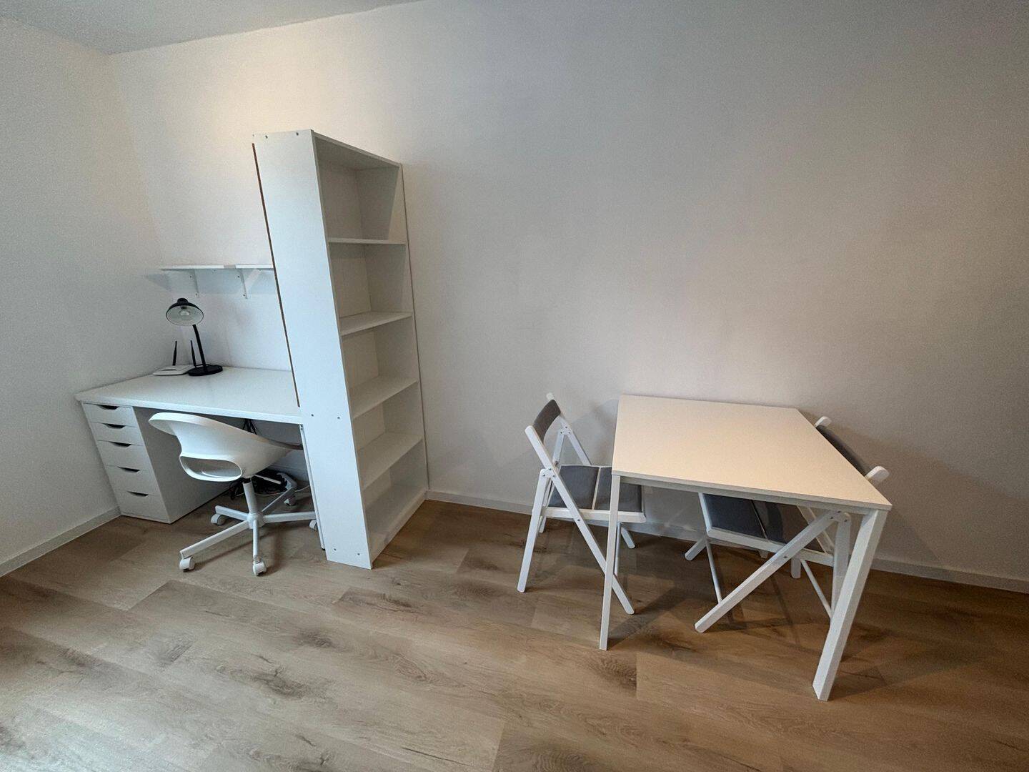 Vermietetes, voll möbliertes Studentenapartment in Top-Lage Erlangen (Kapitalanlage) – Erlangen – Vorschaubild 2