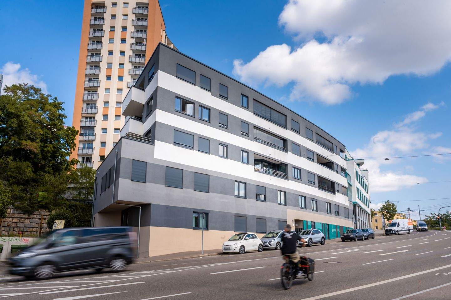 All Inclusive Mitten in Stuttgart: Möblierte Wohnung mit Gartenanlage und Tiefgaragenstellplatz – Stuttgart – Vorschaubild 3