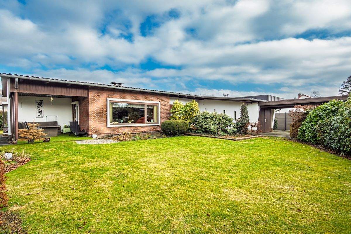 Zuhause im Grünen: Bungalow mit großem, sichtgeschützten Garten in Nordenham! – Nordenham – Bild 1 von 9