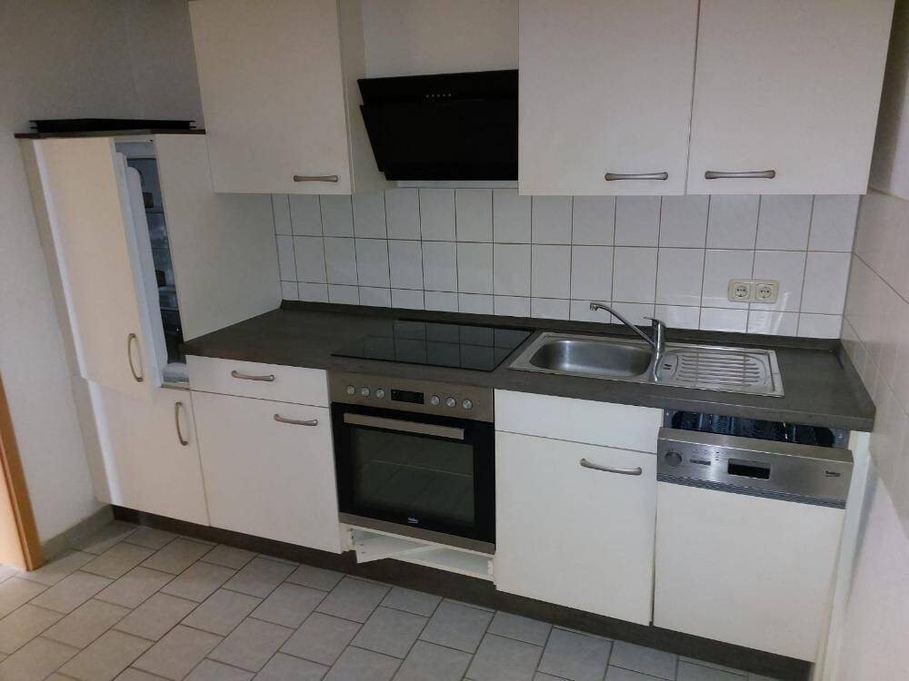 3 Zimmer Einbauküche und Balkon