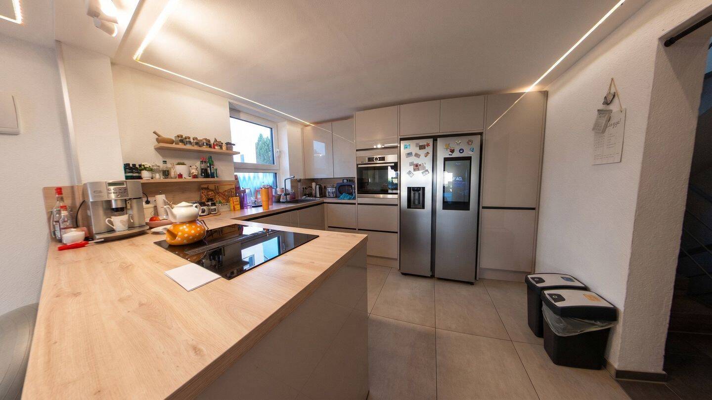 Modernisiertes Familienhaus mit Pool, Sauna, Smart Home & PV-Anlage