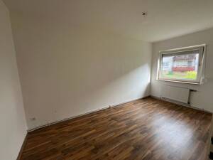Viel Platz zum attraktiven Preis! 3-Zimmer-Wohnung mit großzügigen Hobbyräumen in Salzgitter-Ohlendorf – 38259 Salzgitter – Vorschaubild 8