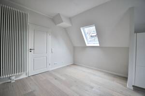 Wiesbaden-Sonnenberg: hochwertig ausgestattete 2-bis 3-Zimmer-Wohnung mit EBK und Tageslichtbad. – 65191 Wiesbaden – Vorschaubild 3