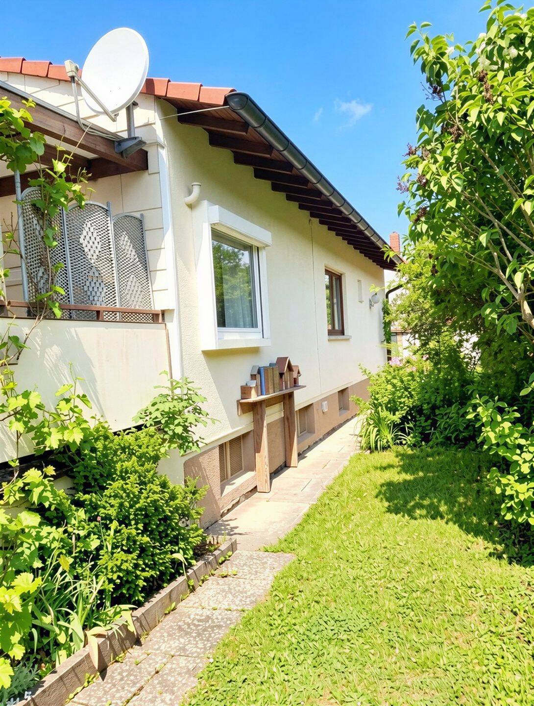 Charmantes Einfamilienhaus mit Einliegerwohnung - Wohnen, Arbeiten oder Vermieten unter einem Dach – Bad Nauheim – Vorschaubild 2