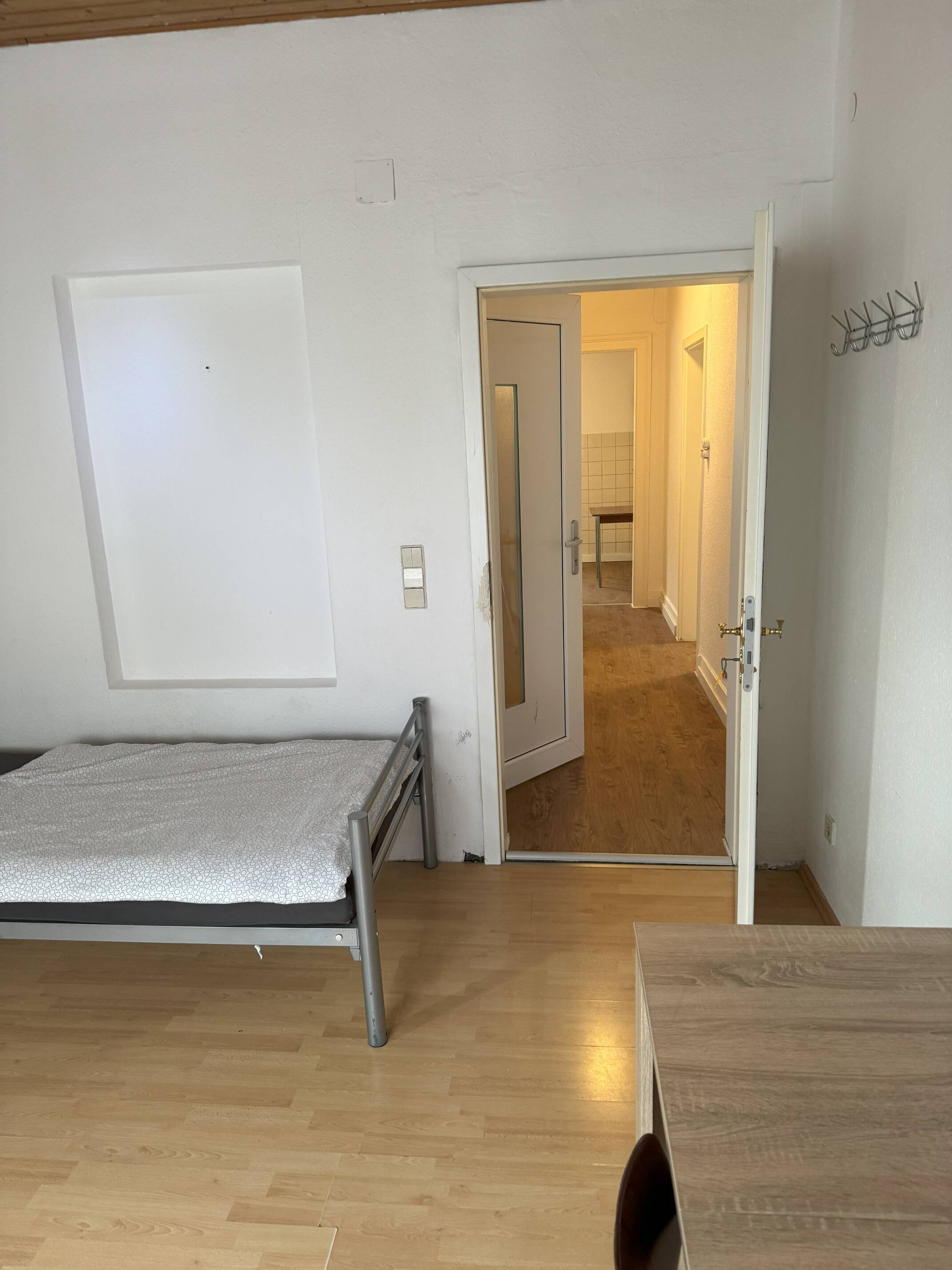 MÖBLIERTE 3-ZIMMER-WOHNUNG -auch einzeln anmietbar in 3-Zi.Whg. in S-Bad Cannstatt - 3428 – Stuttgart – Vorschaubild 2