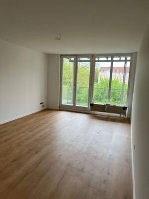 Total erneuerte 3-Zi-Whg, 2. OG, Balkon in grüner + ruhiger Lage der Veltener Parkstadt – 16727 Velten – Vorschaubild 3