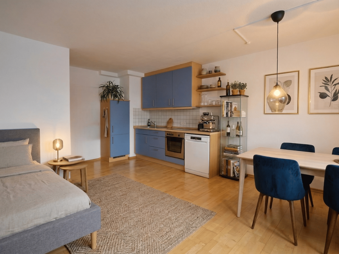 Gepflegte Kapitalanlage in zentraler Lage inkl. Tiefgaragenstellplatz – Nürnberg – Bild 1 von 9