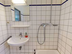 Lichtdurchflutetes Wohnglück: 2-Zimmer-Wohnung mit vollverglastem Erker & Tageslichtbad – 52072 Aachen – Vorschaubild 7