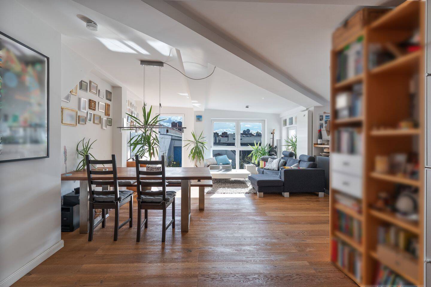 Urbaner Luxus auf höchstem Niveau - Dachgeschoss mit Atrium und Skyline-Panorama – Berlin – Vorschaubild 5