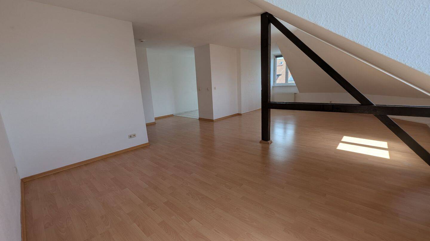 Lichtdurchflutete Wohnung am Lene-Voigt-Park – Leipzig – Vorschaubild 3