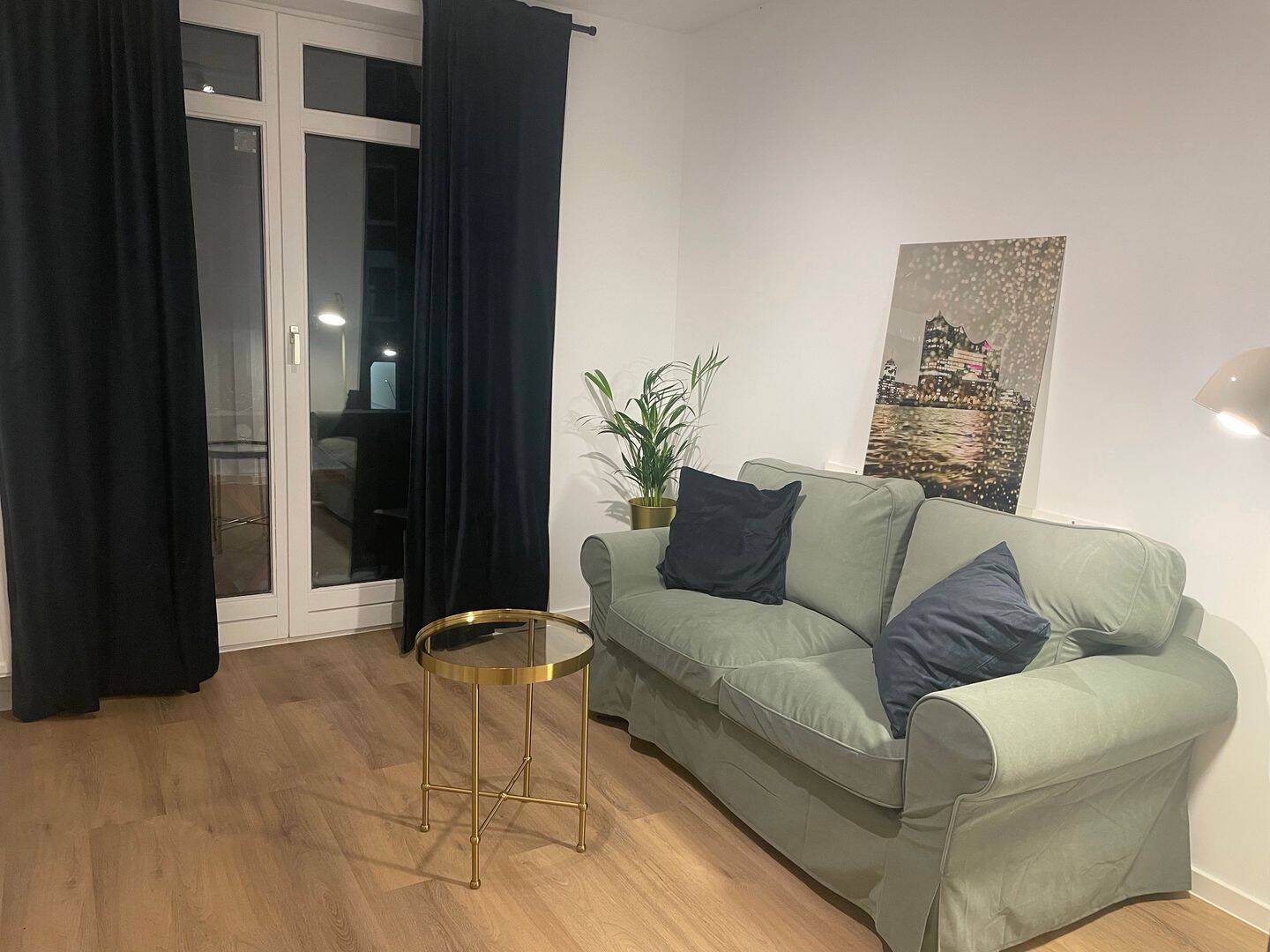 Ruhiges und liebevoll eingerichtetes Studio Apartment im Zentrum von Hamburg-Mitte – Hamburg – Vorschaubild 3