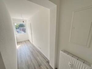 Frisch renovierte 4-Zimmer-Wohnung mit Balkon und Gäste-WC! – 45327 Essen – Vorschaubild 4