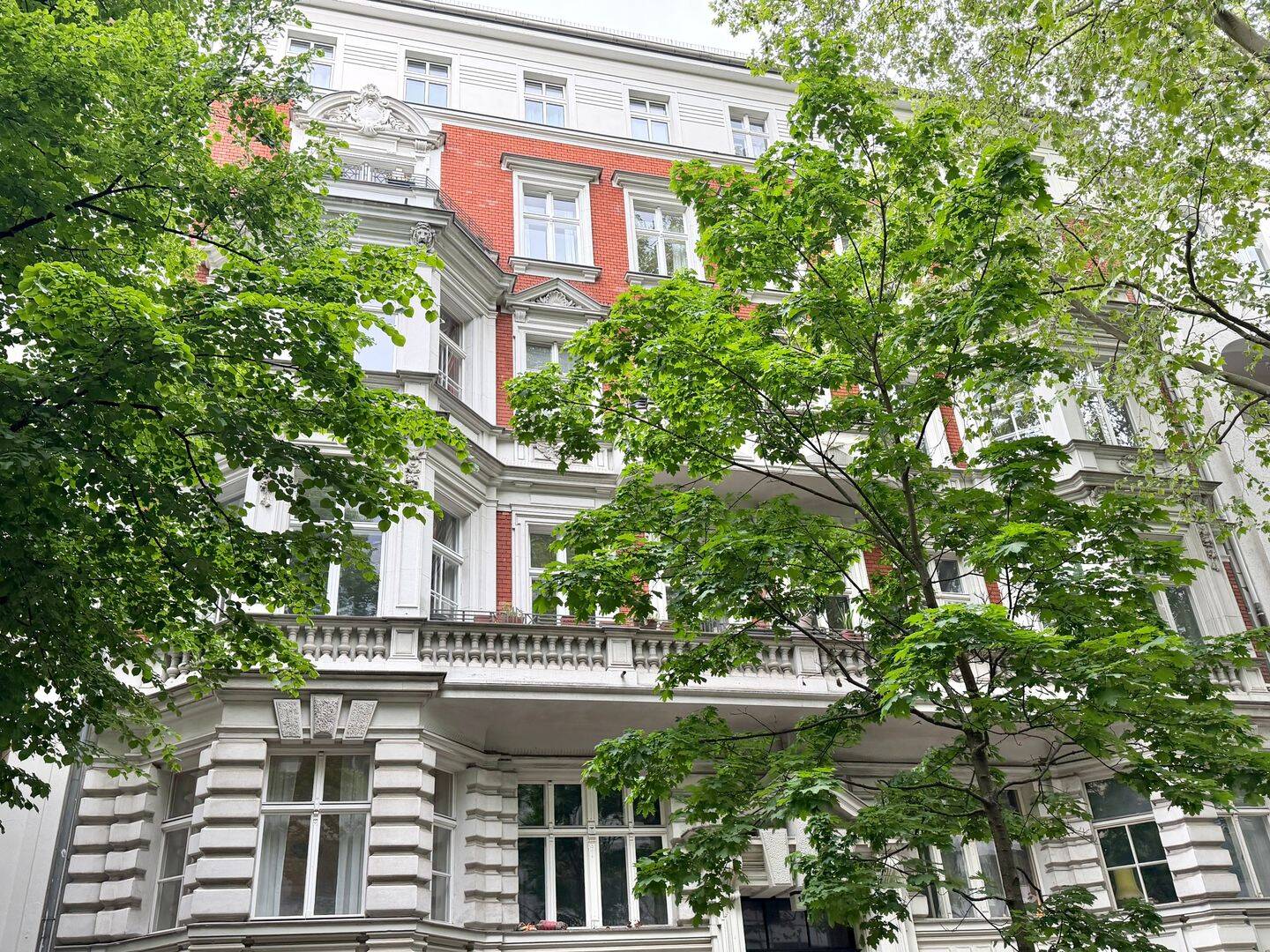 Prachtvoller Altbau in bester Lage unweit des KaDeWe – Berlin – Vorschaubild 3