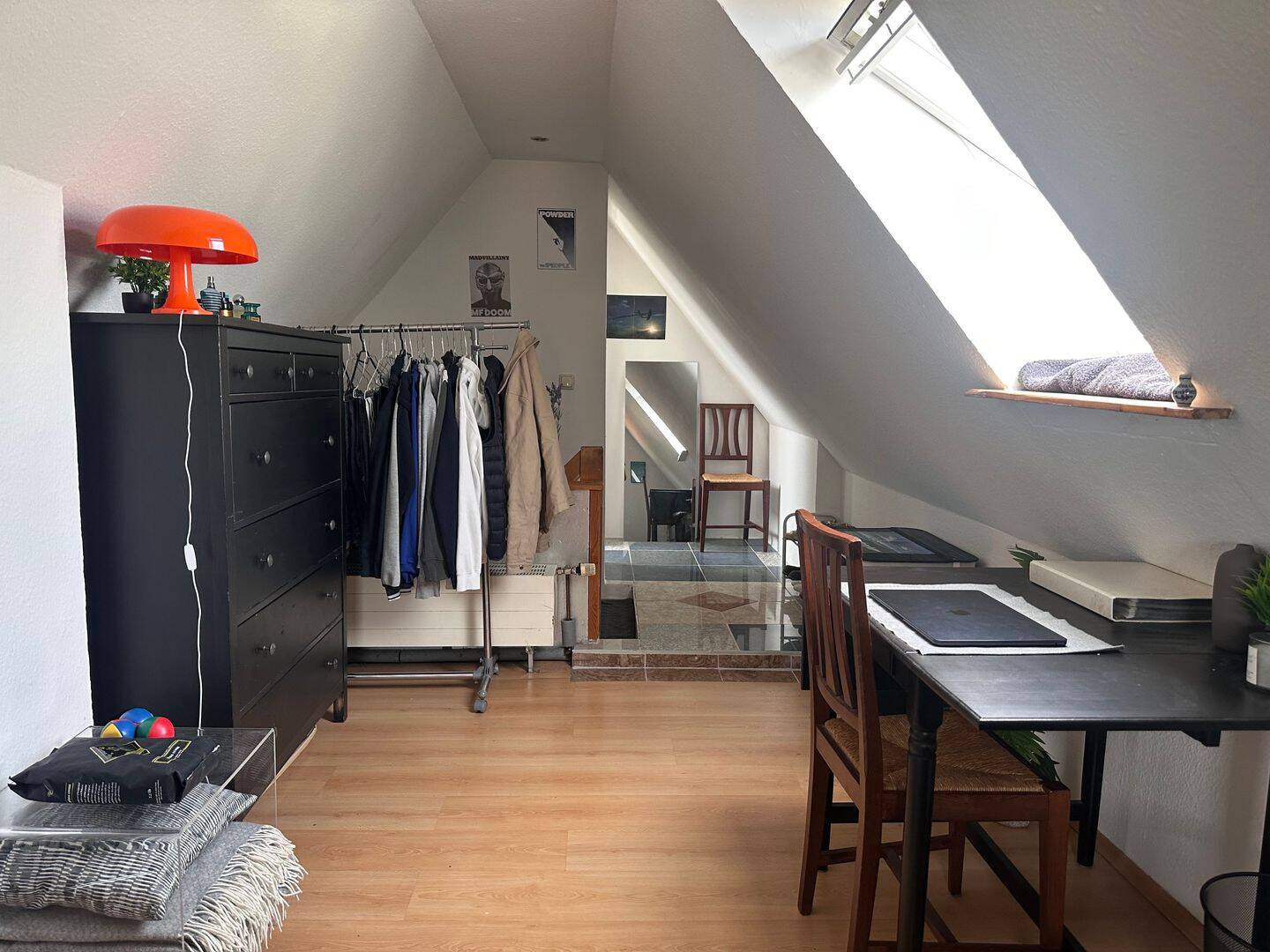 Möbliertes WG Zimmer mit eigenem Bad – München – Vorschaubild 3