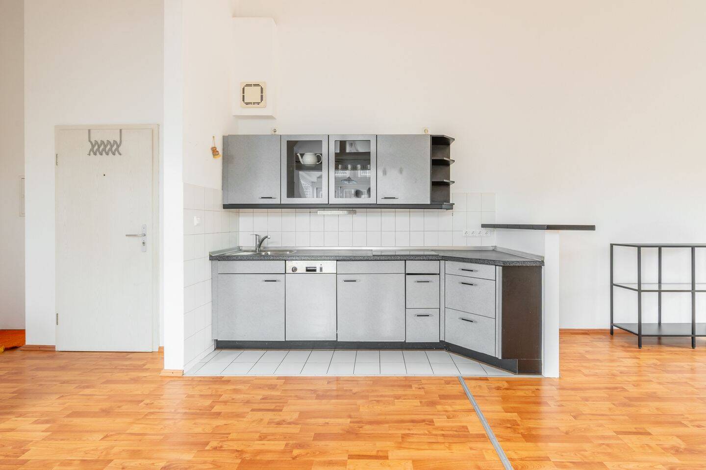 AIGNER - Helle Dachgeschosswohnung mit Loft-Charakter und sonnigem Balkon in Trudering – München – Vorschaubild 4