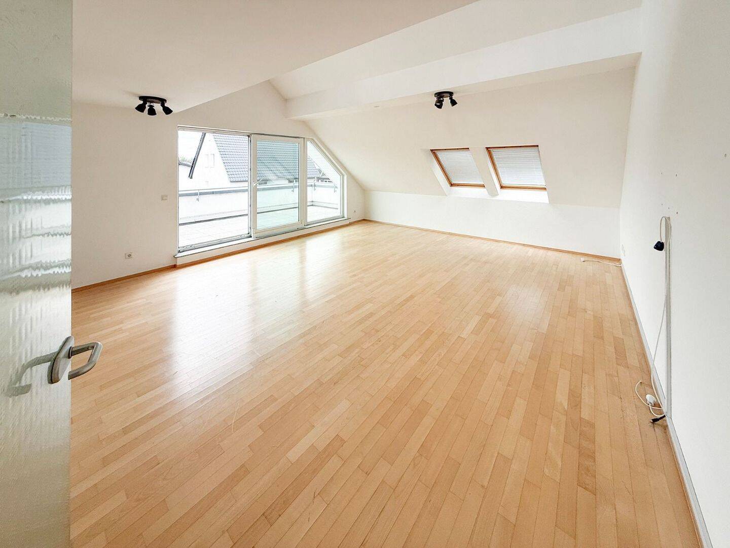 Lichtdurchflutende Maisonette-Wohnung mit Dachterrasse in Leverkusen-Schlebusch – Leverkusen – Vorschaubild 3