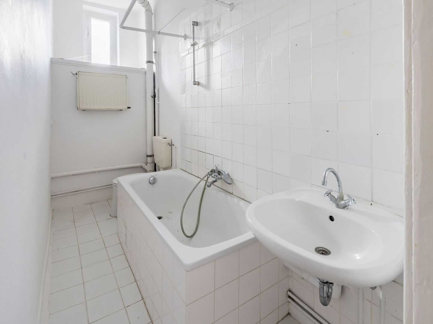 Altbauwohnung mit Balkon und viel Entwicklungspotenzial im beliebten Reuterkiez – Berlin – Vorschaubild 6