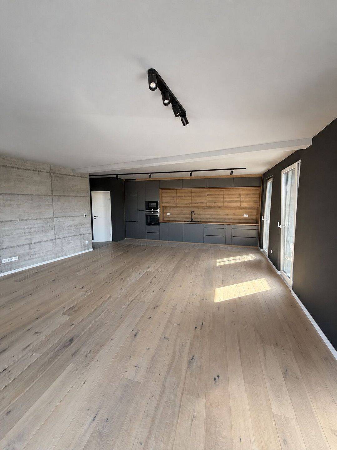 Wunderschöne Penthouse Wohnung mit großer Dachterrasse zu vermieten