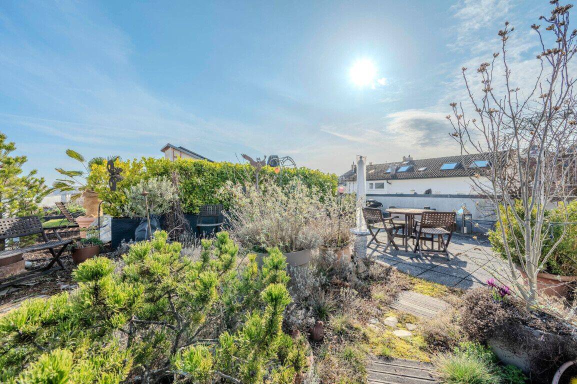 Loftflair trifft Dachgarten-Oase – Stuttgart – Vorschaubild 3