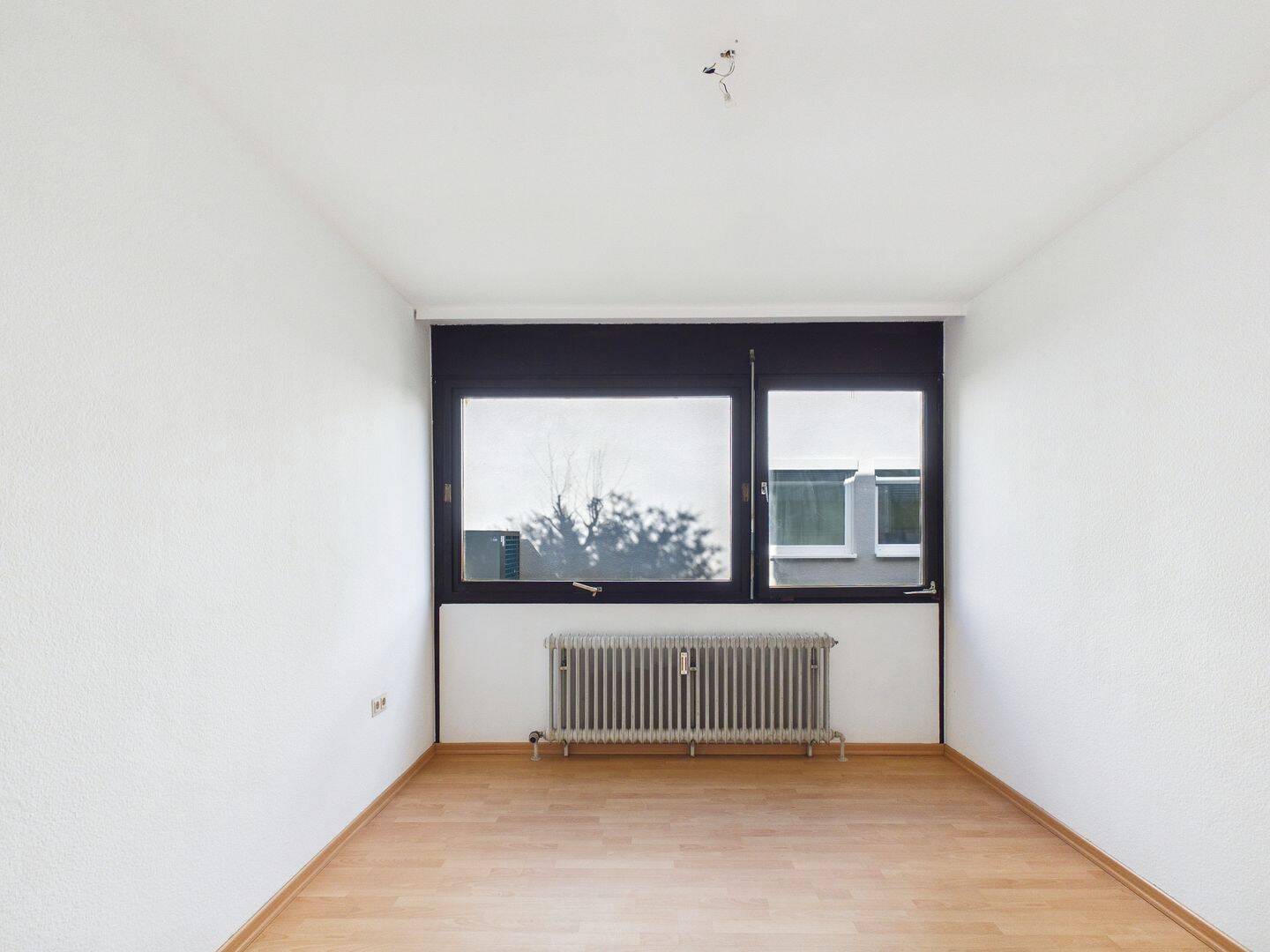 Frisch renovierte 2-Zimmer-Wohnung mit Balkon in ruhiger Lage - Ideal für Singles oder Paare! – Stuttgart – Vorschaubild 7