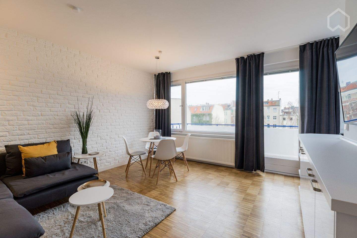 Sonnige, renovierte Zwei-Zimmer-Wohnung mit Balkon und Garage in Friedenau – Berlin – Vorschaubild 6