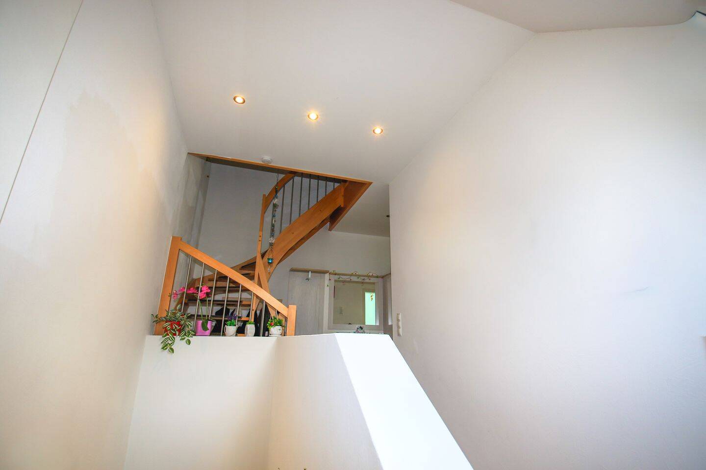 Großzügige Maisonette-Wohnung mit 136 m² Wohnfläche, Sonnenterrasse, 2 Stellplätzen und familienfreundlicher Raumaufteilung – Schifferstadt – Vorschaubild 3