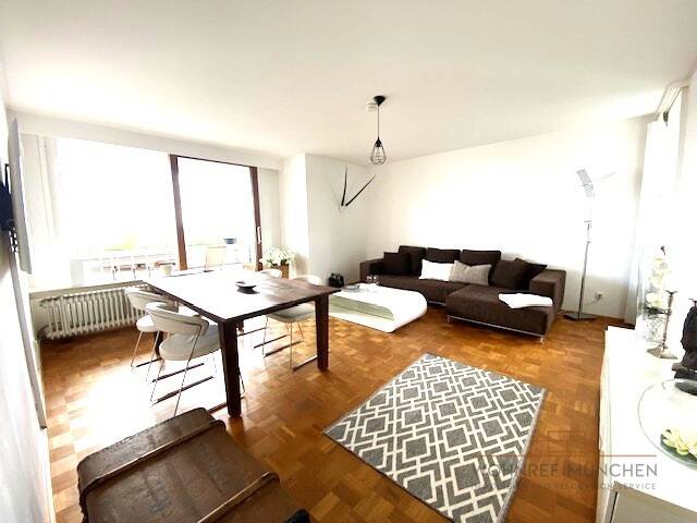 Über den Dächern von München - Exklusive voll möblierte 4-Zimmer-Wohnung in Bogenhausen – München – Vorschaubild 2