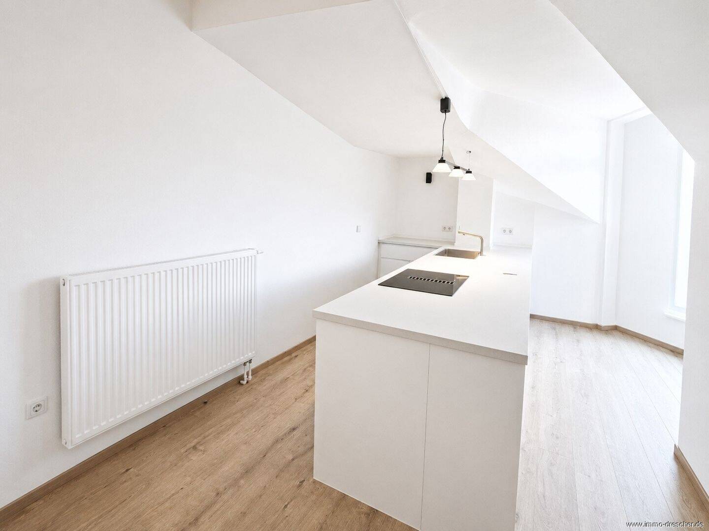 Neu renoviertes Dachgeschoss 3ZKB mit neuer Einbauküche in SB - CITY – Saarbrücken – Vorschaubild 2