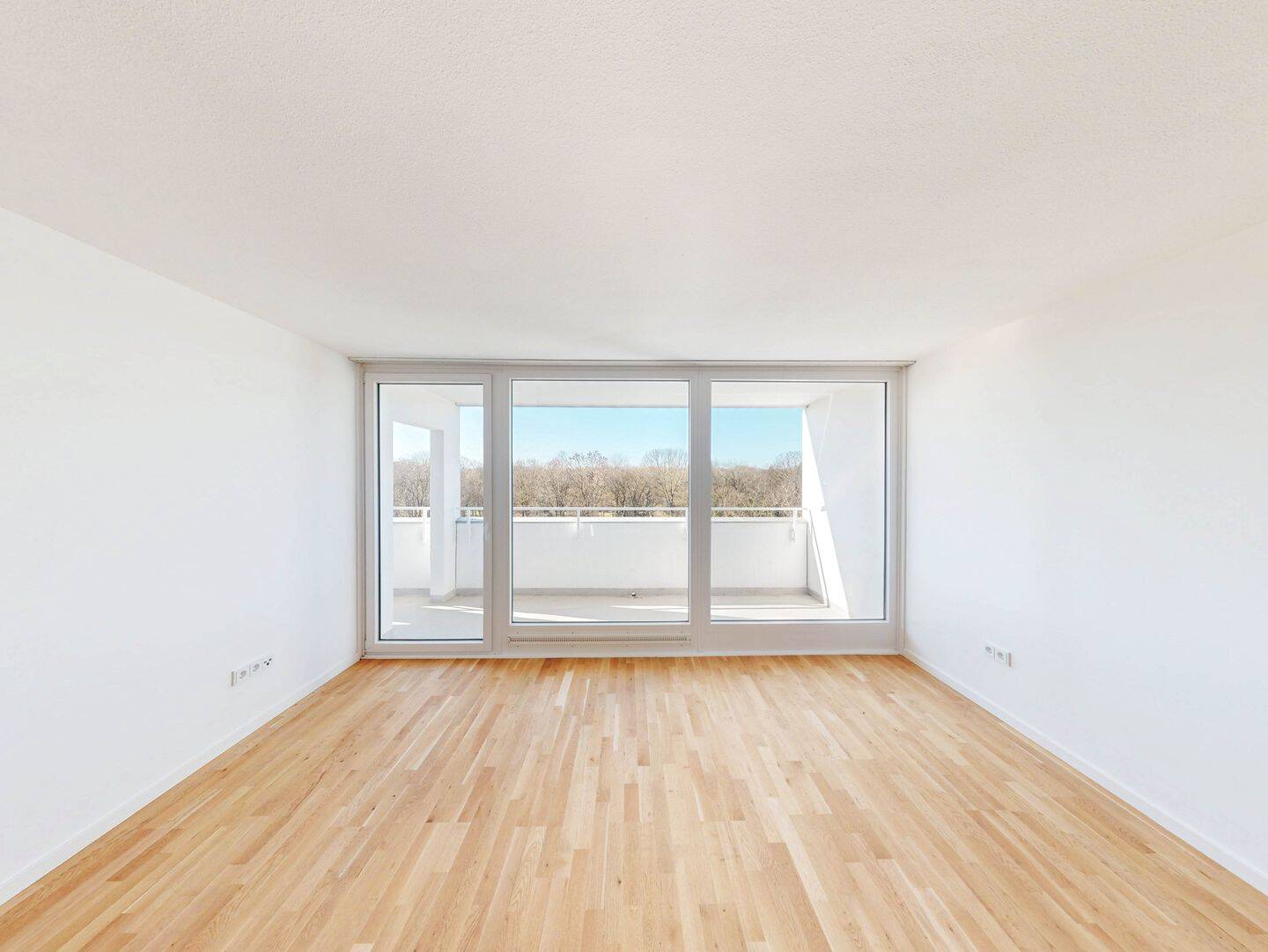 Stilvolle 2-Zimmer-Wohnung mit Balkon und Parkettboden – München – Vorschaubild 3