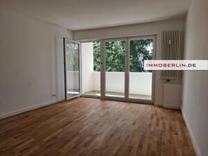 IMMOBERLIN.DE - Geschmackvoll modernisierte Wohnung mit ruhiger Südwestloggia – 13593 Berlin – Vorschaubild 8
