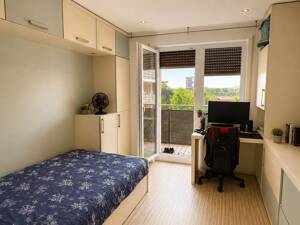 AIGNER - Investmentchance: 3 identische Studentenapartments mit Südbalkon