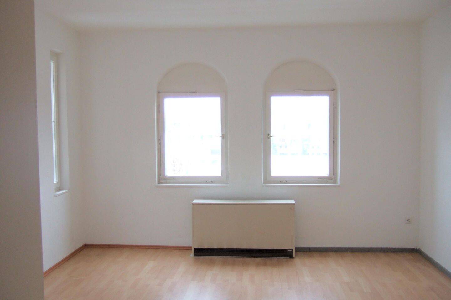 Wohnglück zwischen Klinker und Pegnitz - vermietete 3 Zimmer Wohnung mit Ausblick und Altbaucharme – Nürnberg – Vorschaubild 2