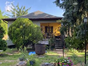 Fast 1.000 m² Gartenparadies bei Berlin –
Einfamilienhaus, 4 Garagen