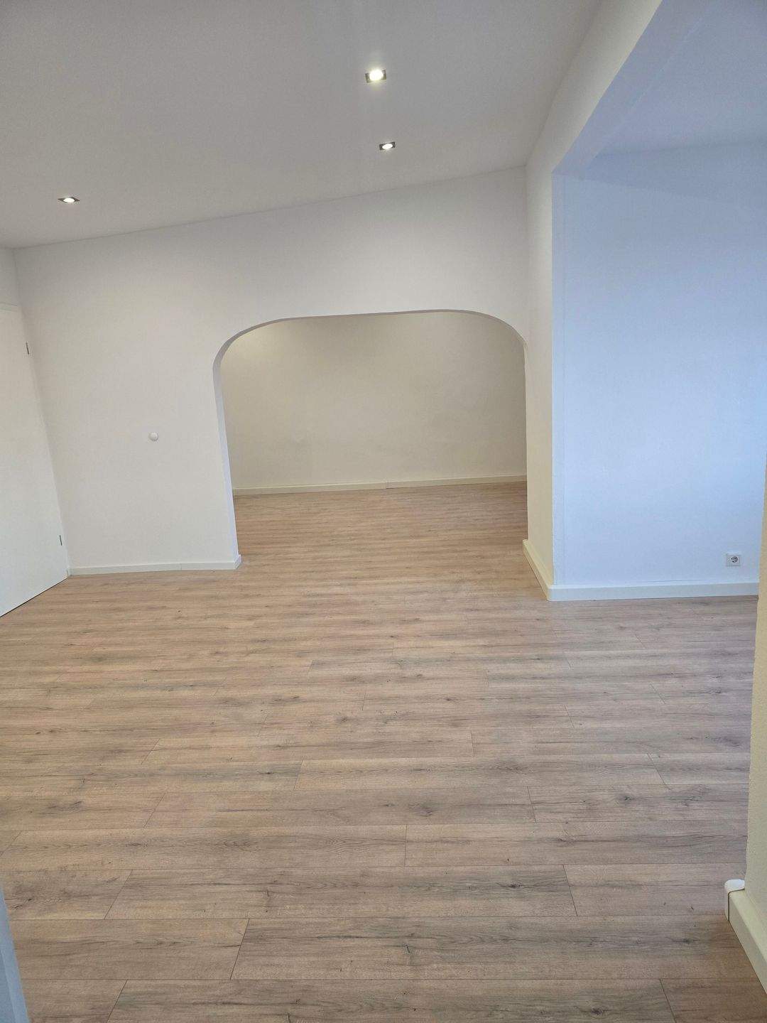 Stilvolle 3-Zimmer-Wohnung mit Stuckdecken in Wuppertal – Wuppertal – Vorschaubild 6