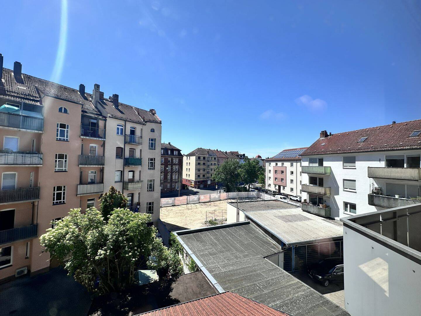 ... ZENTRALE LAGE MIT "WEITBLICK" ... 2-ZIMMER-WOHNUNG MIT BALKON ... – Nürnberg – Vorschaubild 5