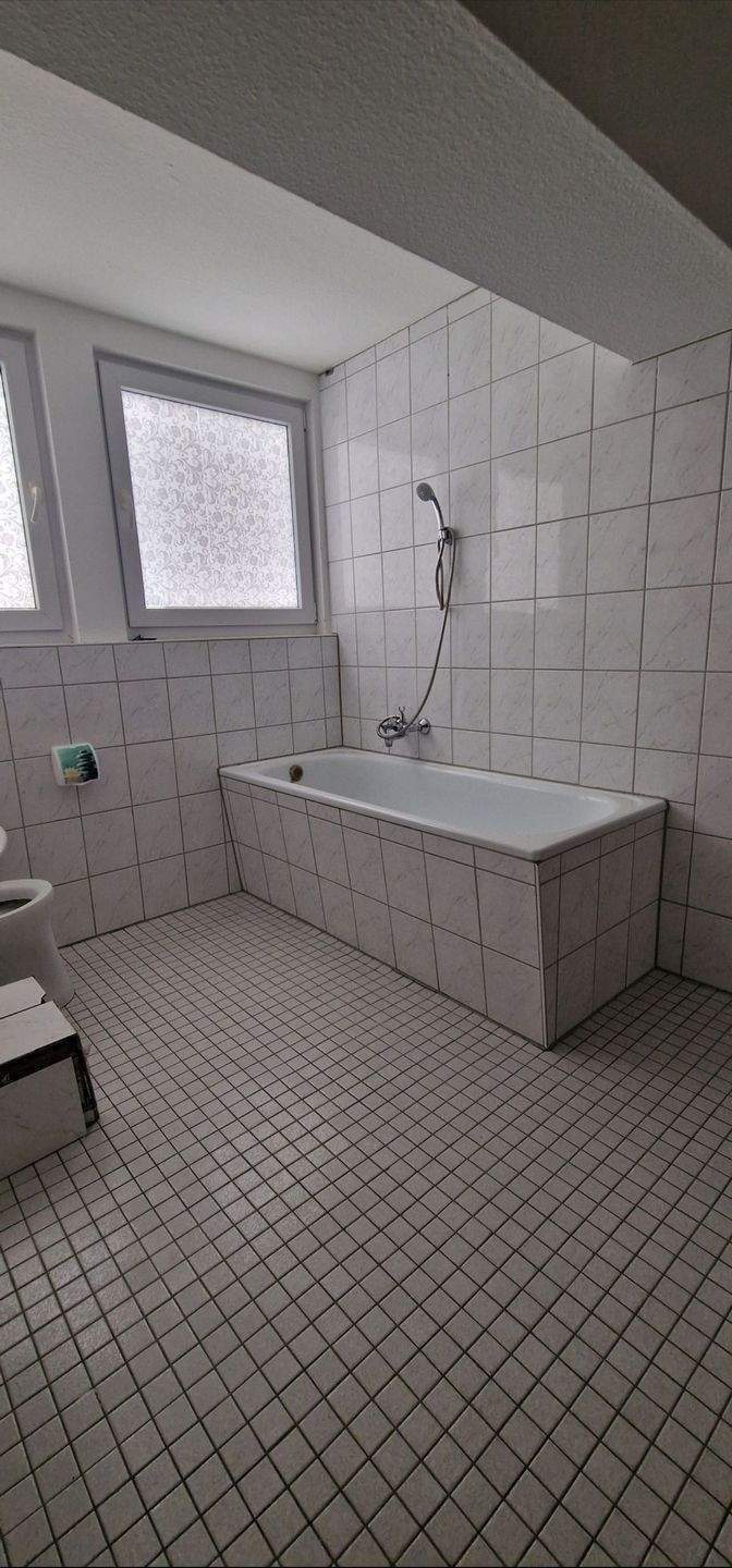 Erstbezug nach Sanierung, 2 1/2 Zimmer Dachgeschosswohnung in der City in gepflegtem Objekt – Bottrop – Vorschaubild 7