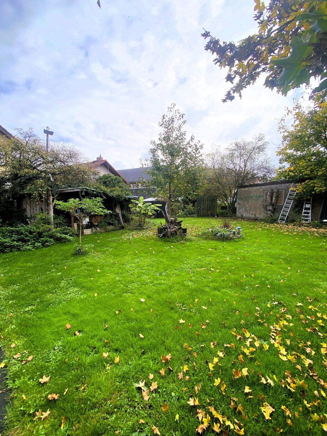 ERSINGEN - Einfamilienhaus für Individualisten mit idyllischem Garten ! – Kämpfelbach – Vorschaubild 2
