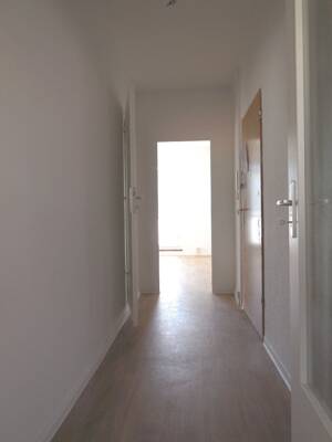 Hier wird saniert - 2 Raum Wohnung im Zentrum – 4720 Döbeln – Vorschaubild 2